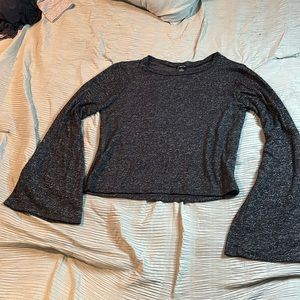 Long sleeve shirt.